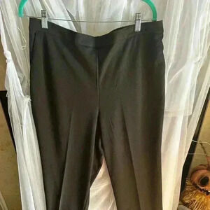 Alfred Dunner Women’s Black Classic Fit Pants. Size 16. NWT.